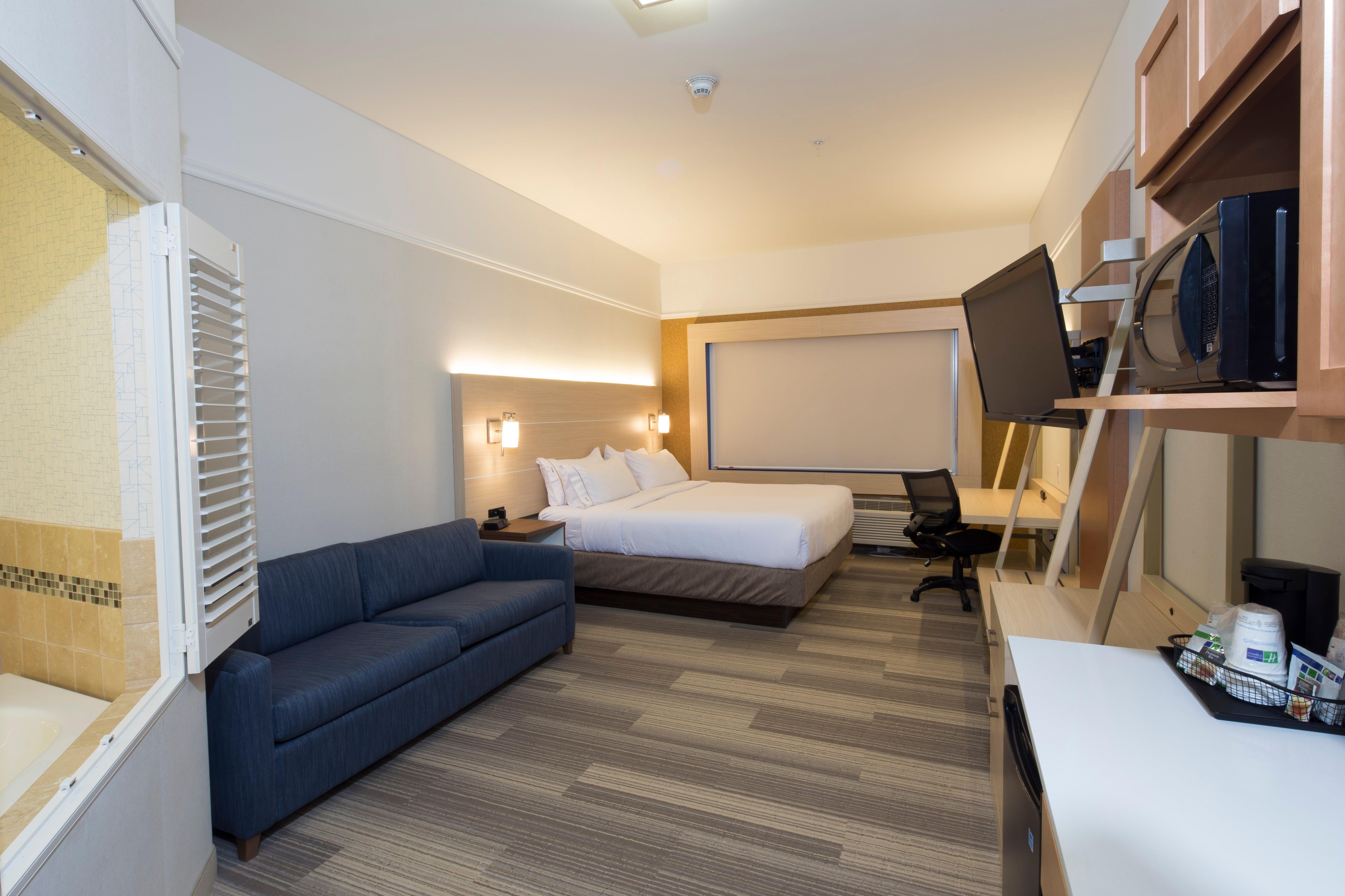 Holiday Inn Express & Suites Monroe By Ihg Екстериор снимка